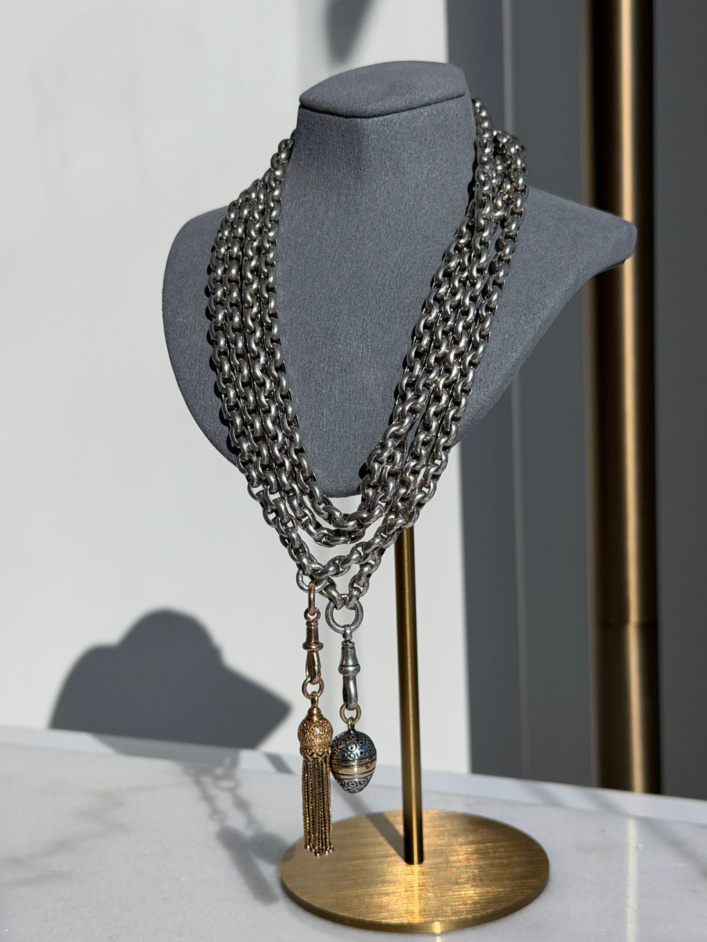 ANTIQUE SILVER GUARD CHAIN WITH 9CT GOLD DOG CLIP 28” 42gr.