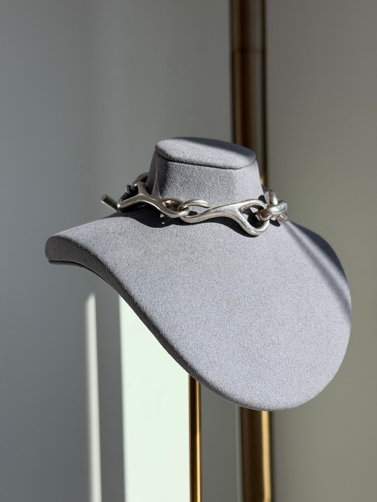 CIRCA 1950s EGYPTIAN .900 SILVER HORSEBIT BRACELET