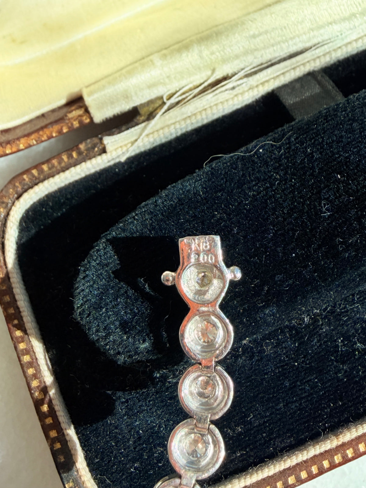 18K WHITE GOLD TENNIS BRACELET 7 1/4”