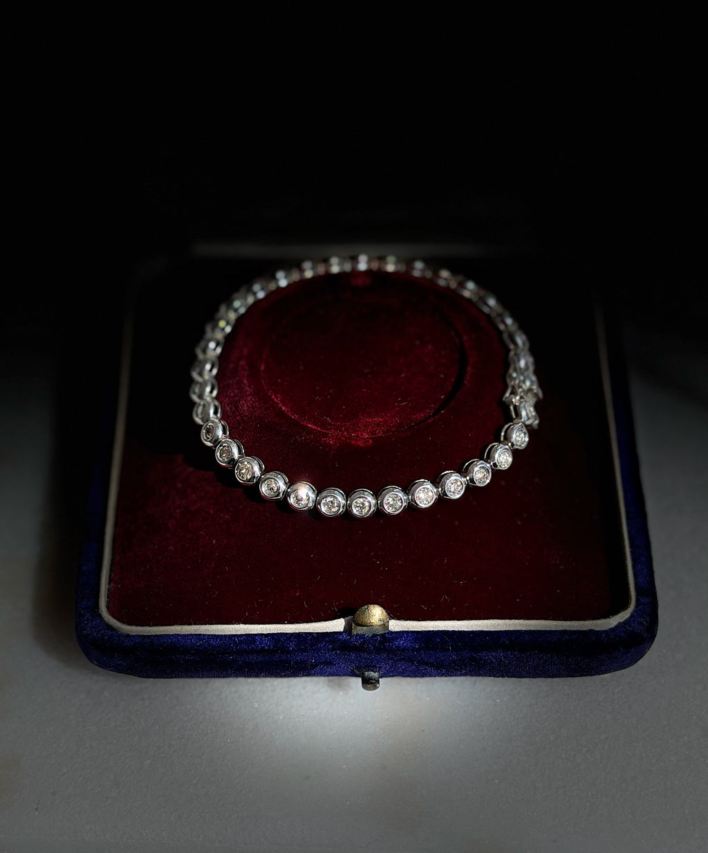 18K WHITE GOLD TENNIS BRACELET 7 1/4”