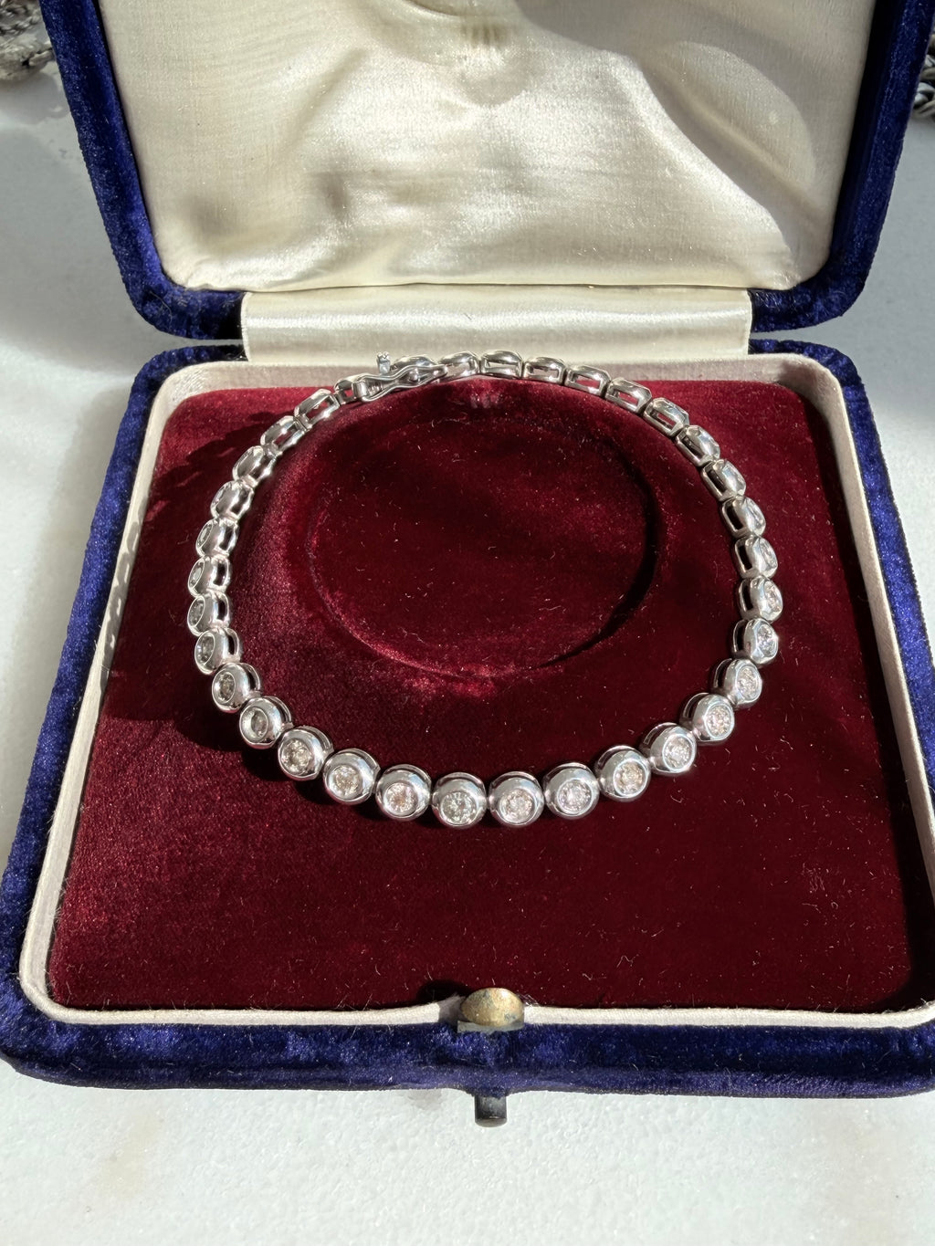 18K WHITE GOLD TENNIS BRACELET 7 1/4”