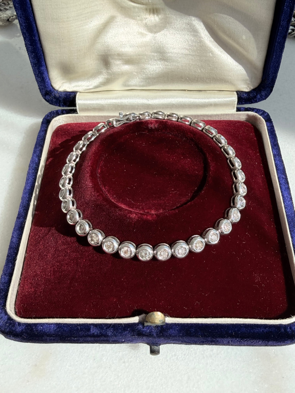 18K WHITE GOLD TENNIS BRACELET 7 1/4”