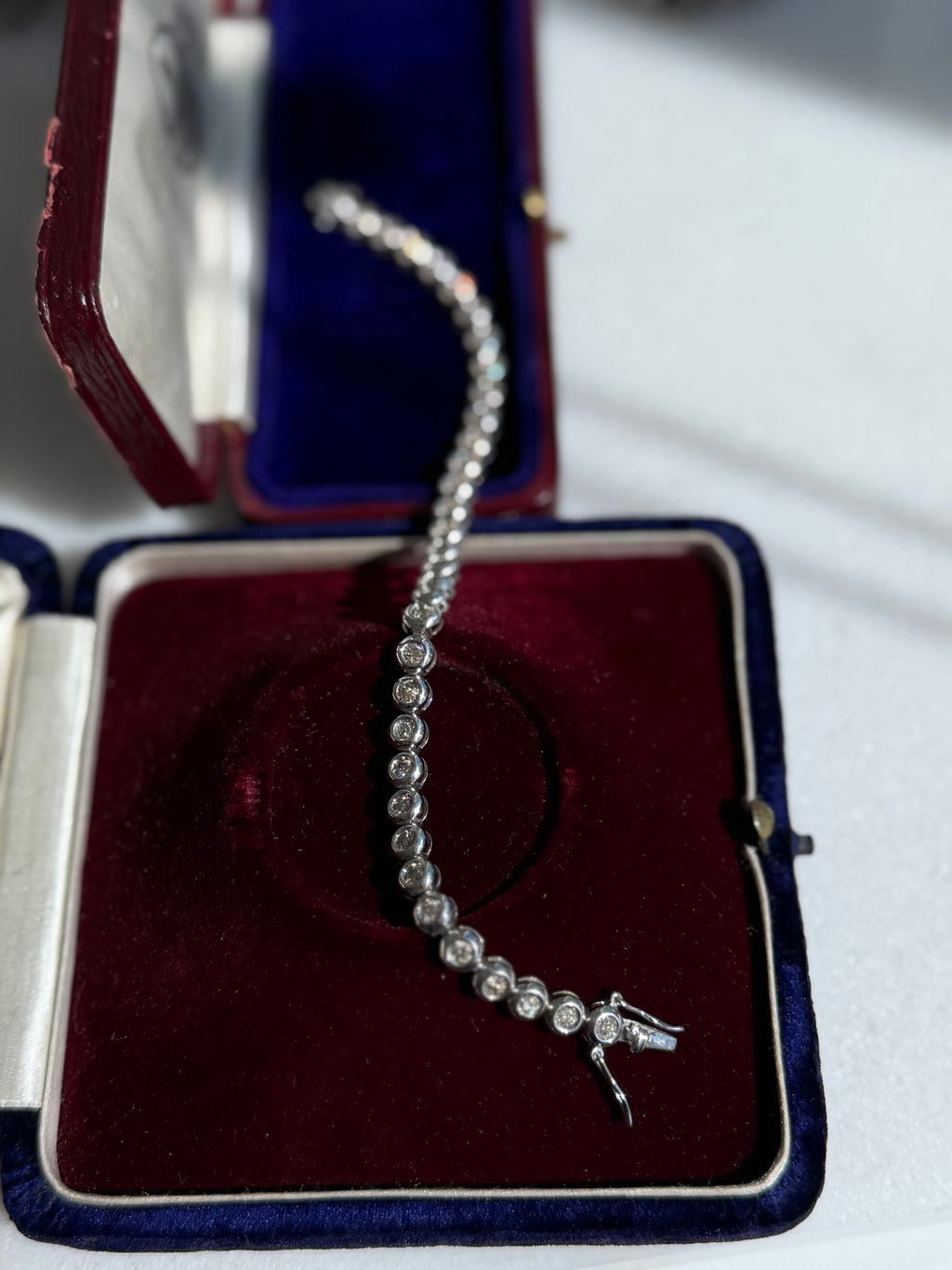 18K WHITE GOLD TENNIS BRACELET 7 1/4”