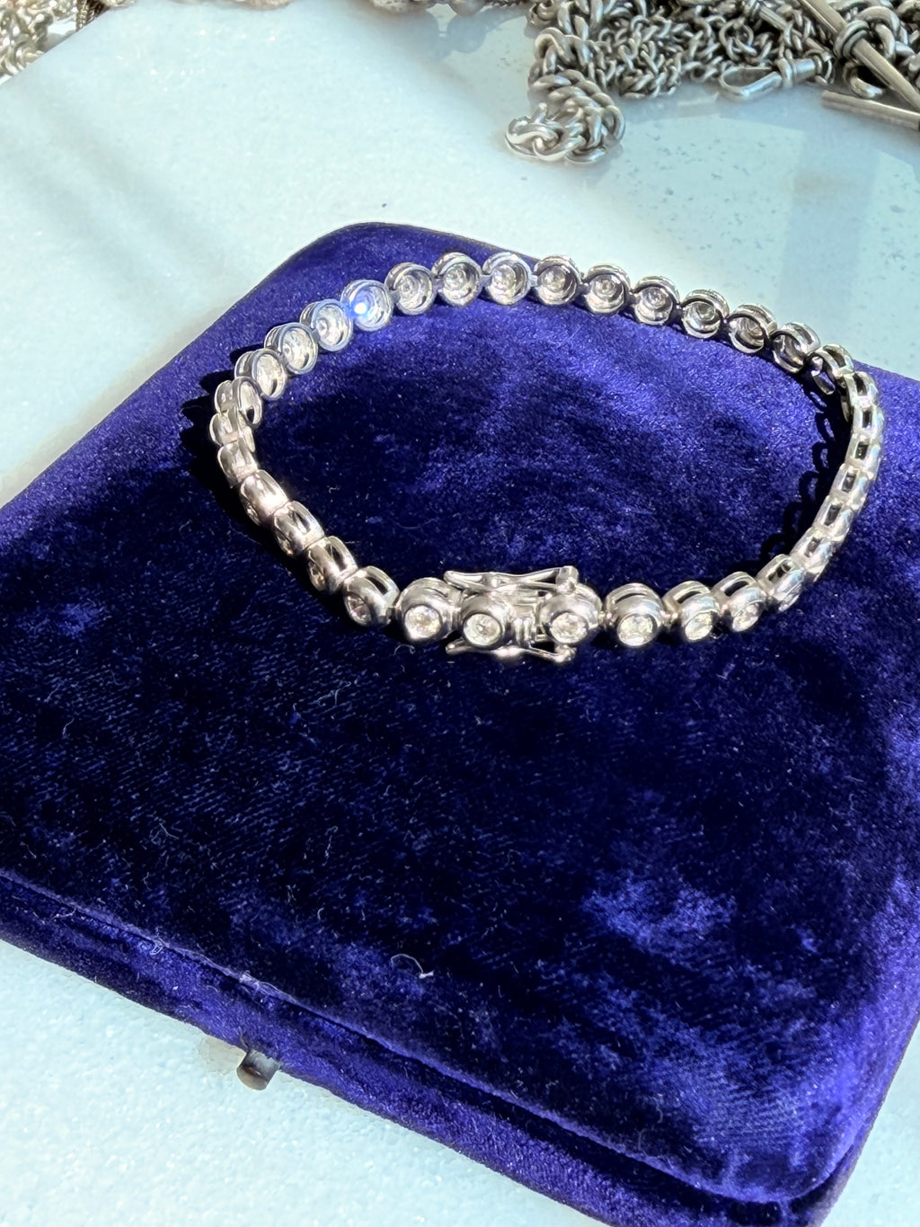 18K WHITE GOLD TENNIS BRACELET 7 1/4”