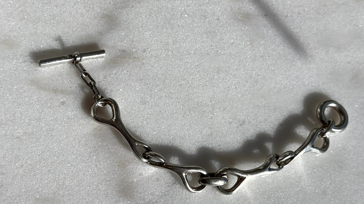 CIRCA 1950s EGYPTIAN .900 SILVER HORSEBIT BRACELET