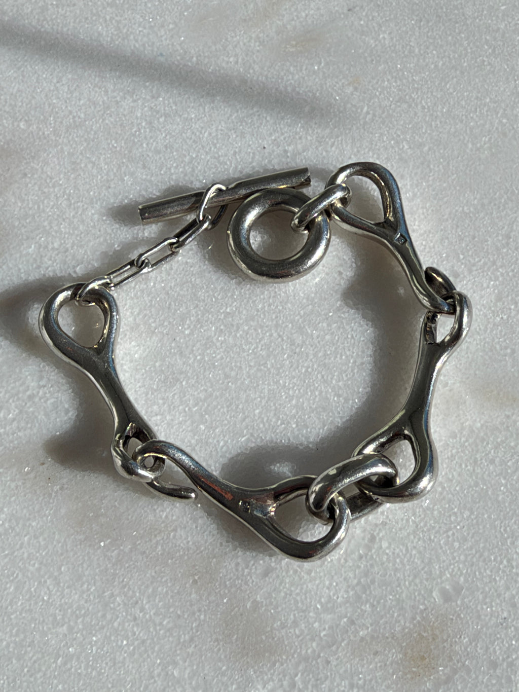 CIRCA 1950s EGYPTIAN .900 SILVER HORSEBIT BRACELET