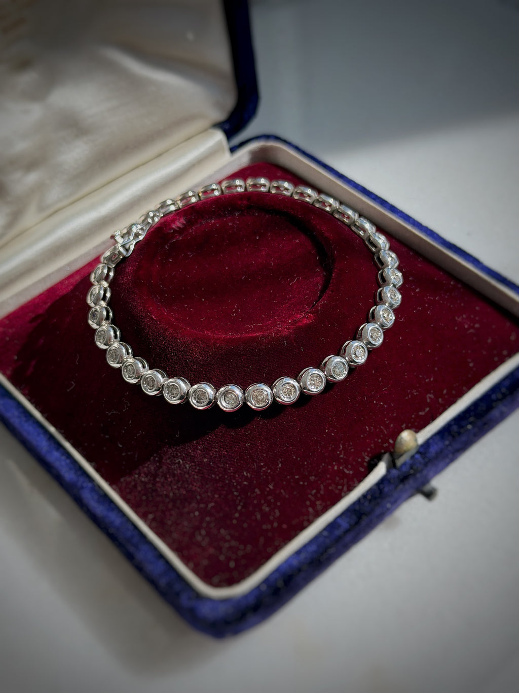18K WHITE GOLD TENNIS BRACELET 7 1/4”