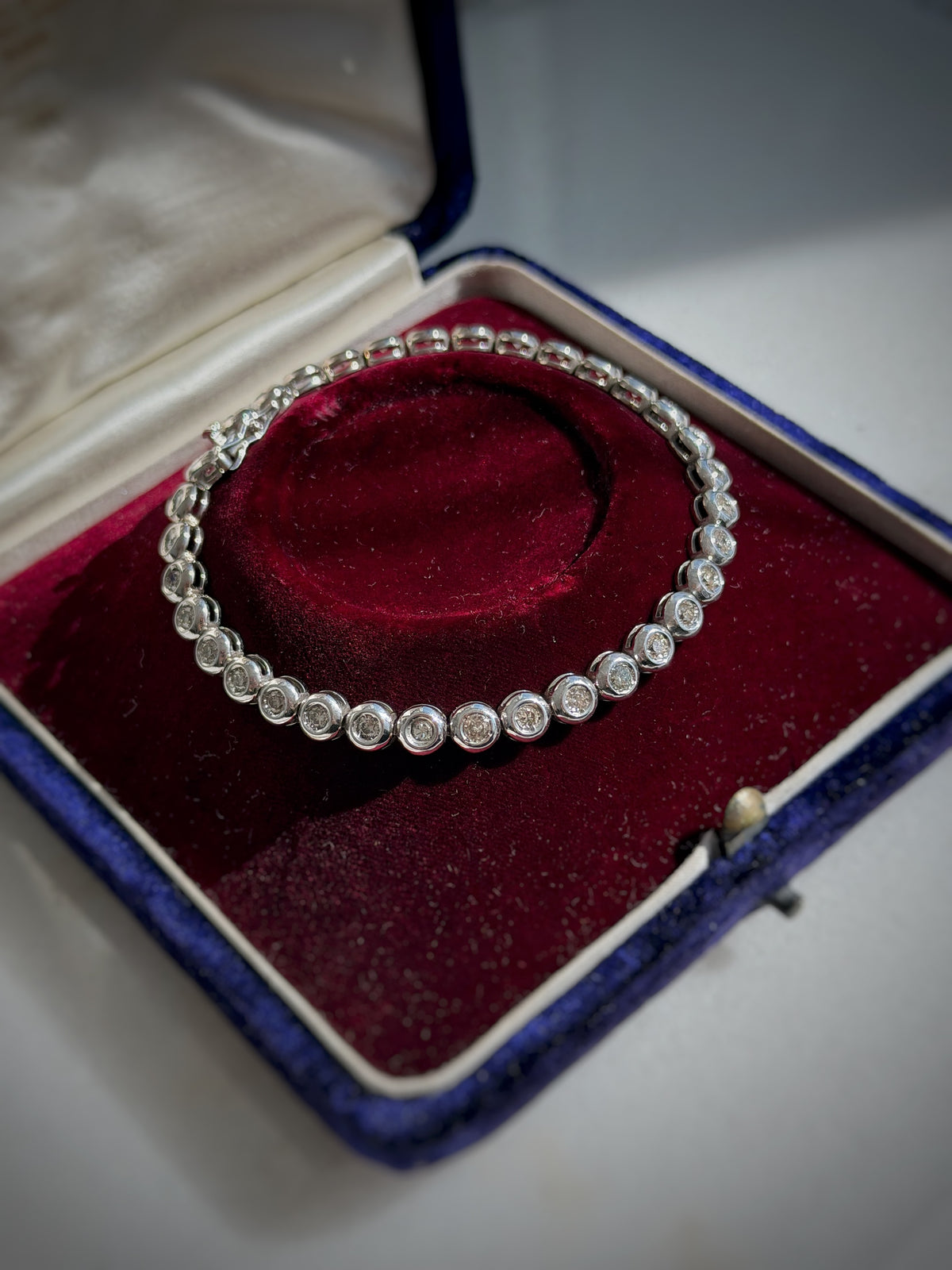 18K WHITE GOLD TENNIS BRACELET 7 1/4”