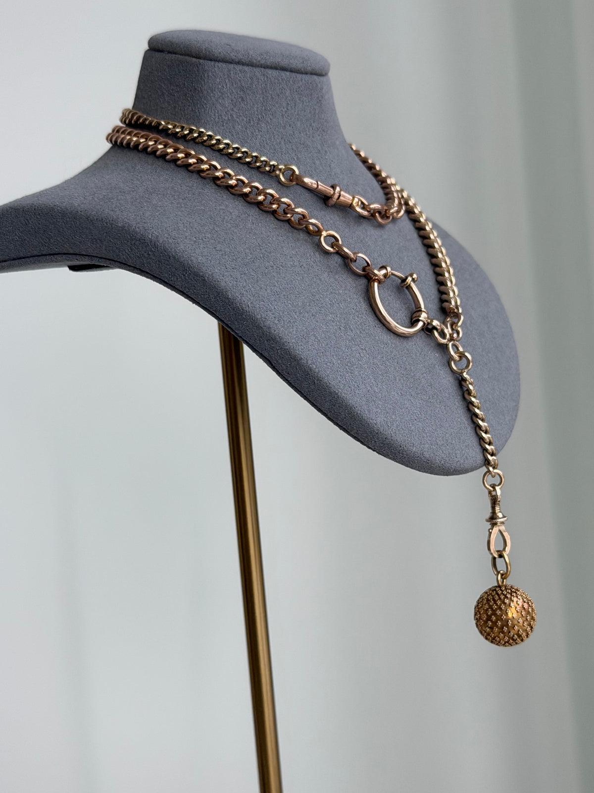 18CT GOLD GRANULATED ORB PENDANT