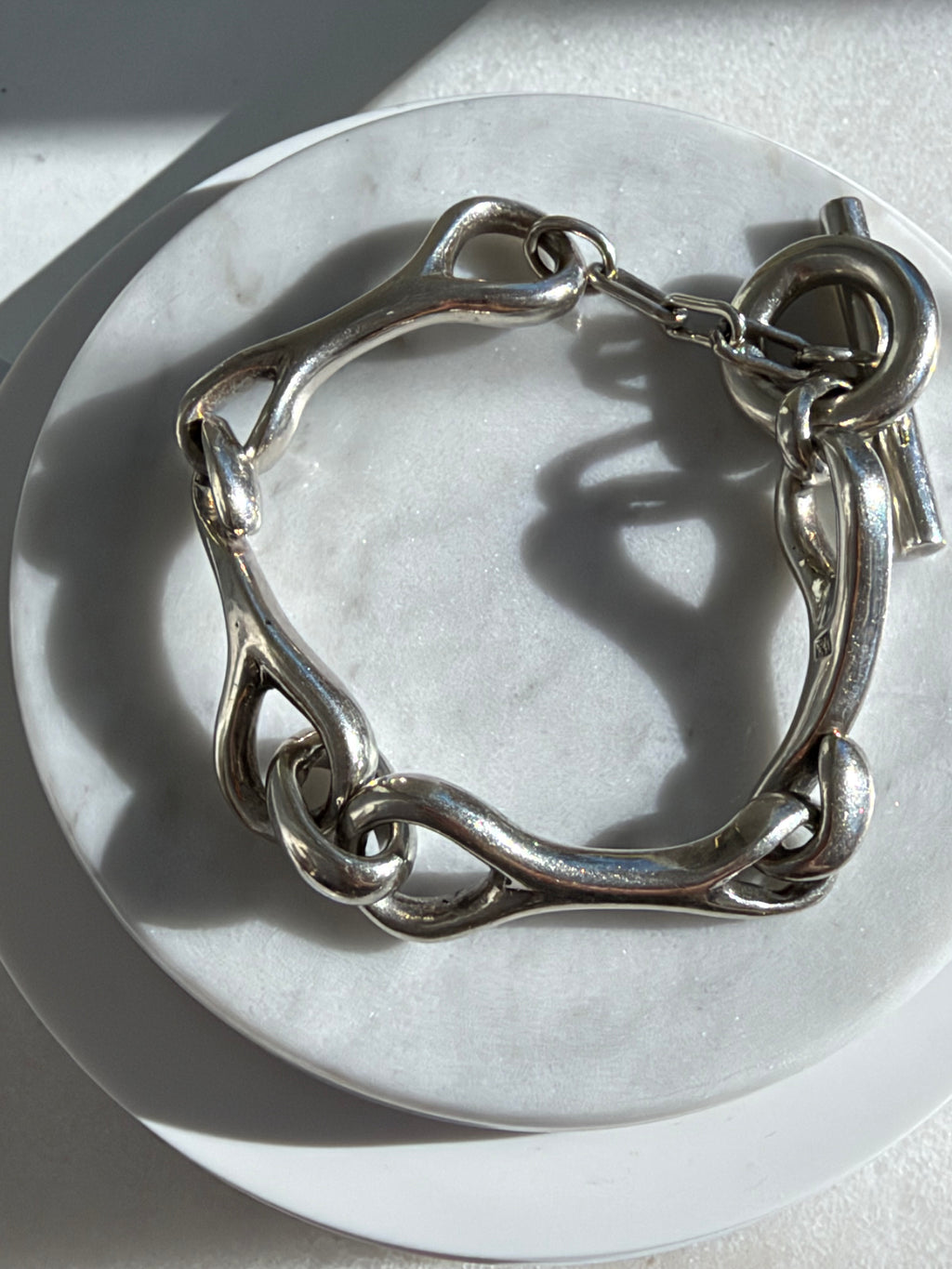 CIRCA 1950s EGYPTIAN .900 SILVER HORSEBIT BRACELET