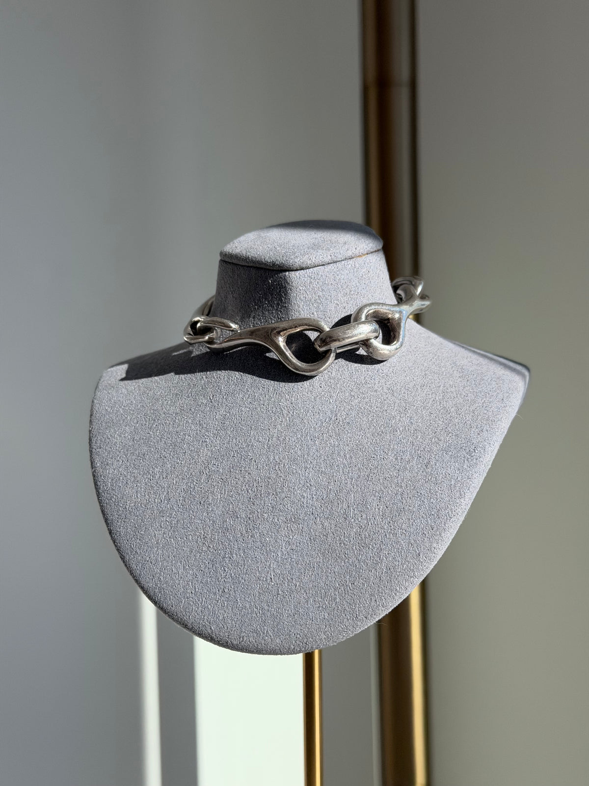 CIRCA 1950s EGYPTIAN .900 SILVER HORSEBIT BRACELET