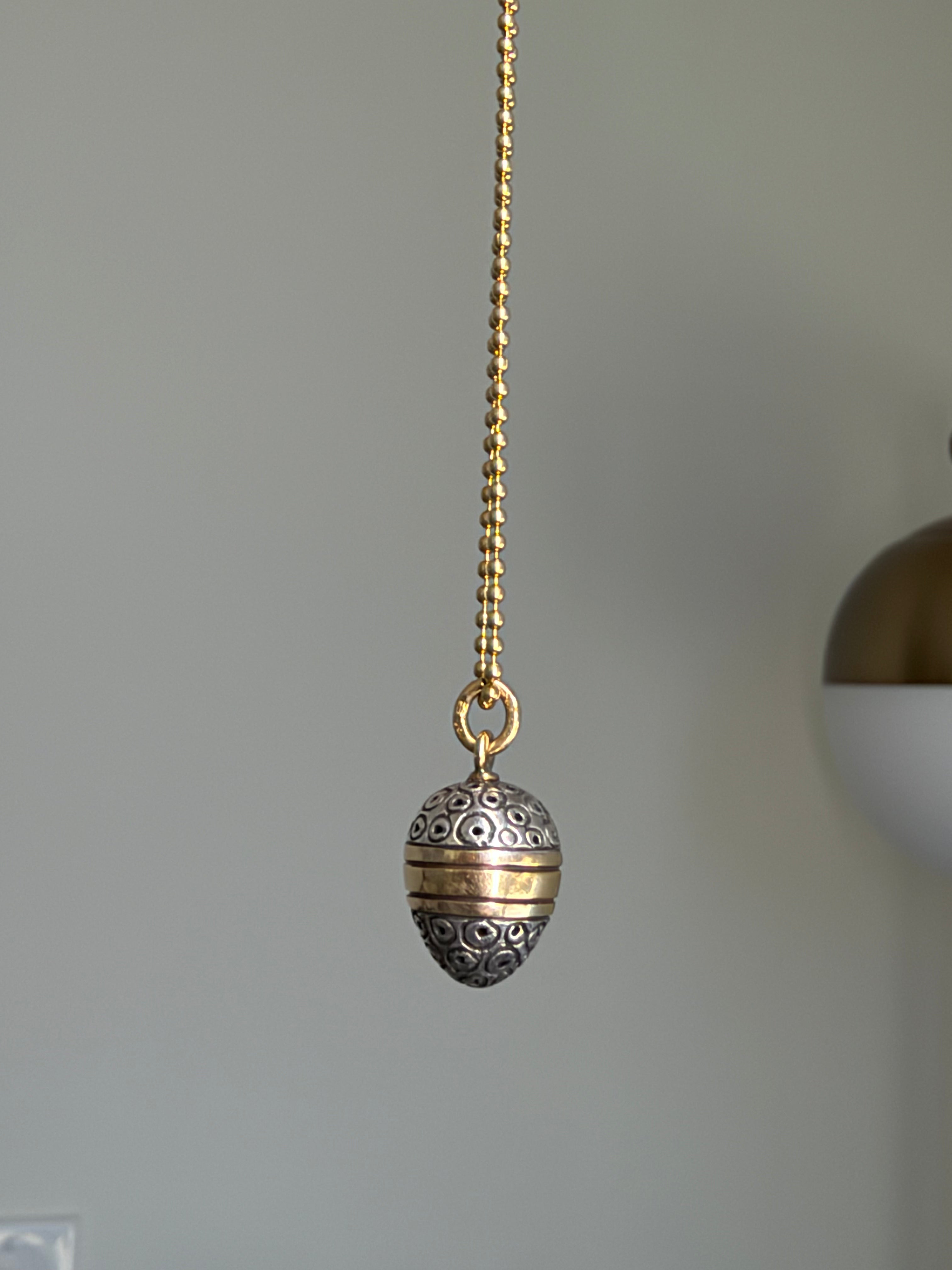 VINTAGE 1988 PLATINUM & 18K GOLD ACORN PENDANT