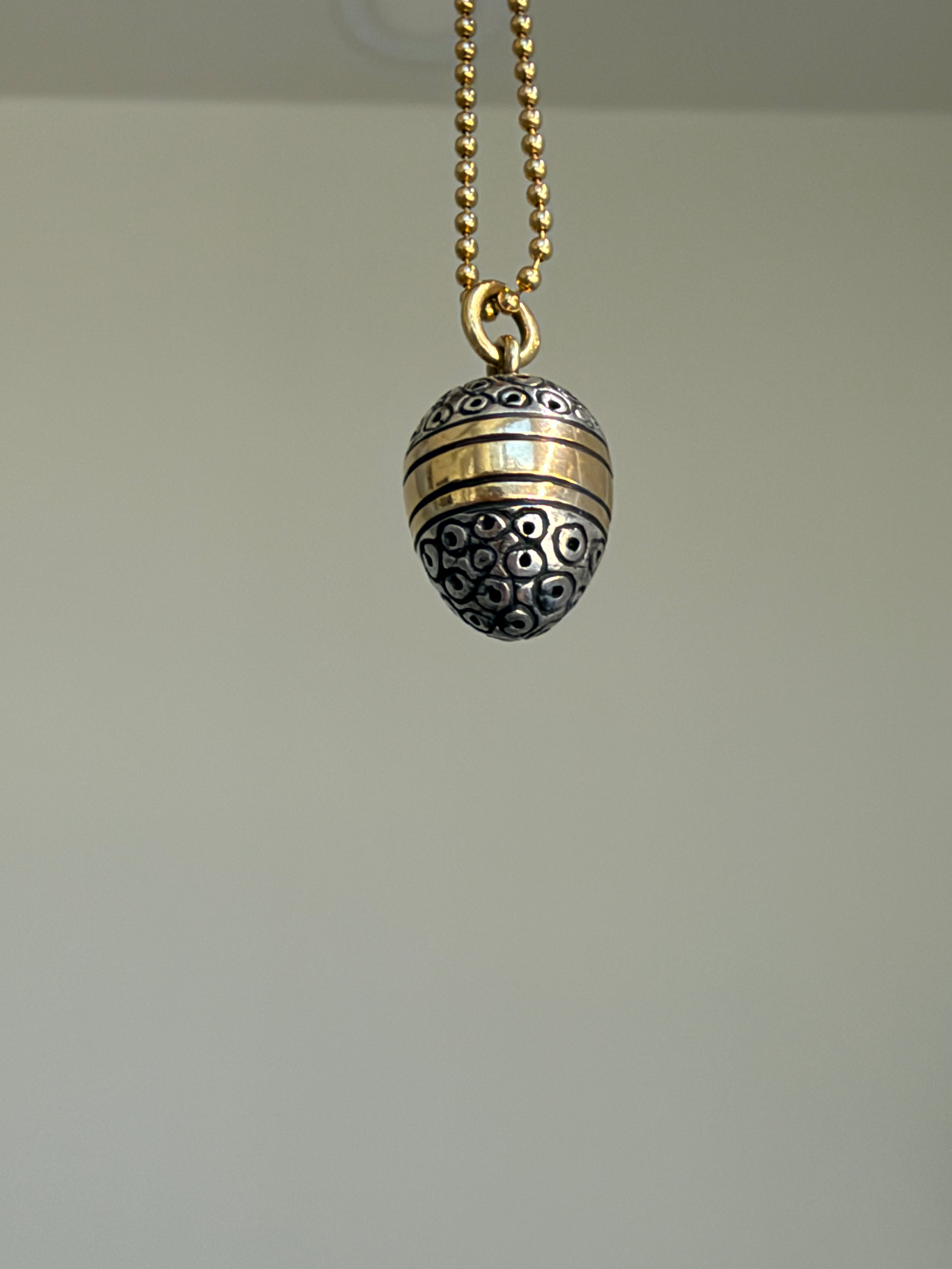 VINTAGE 1988 PLATINUM & 18K GOLD ACORN PENDANT