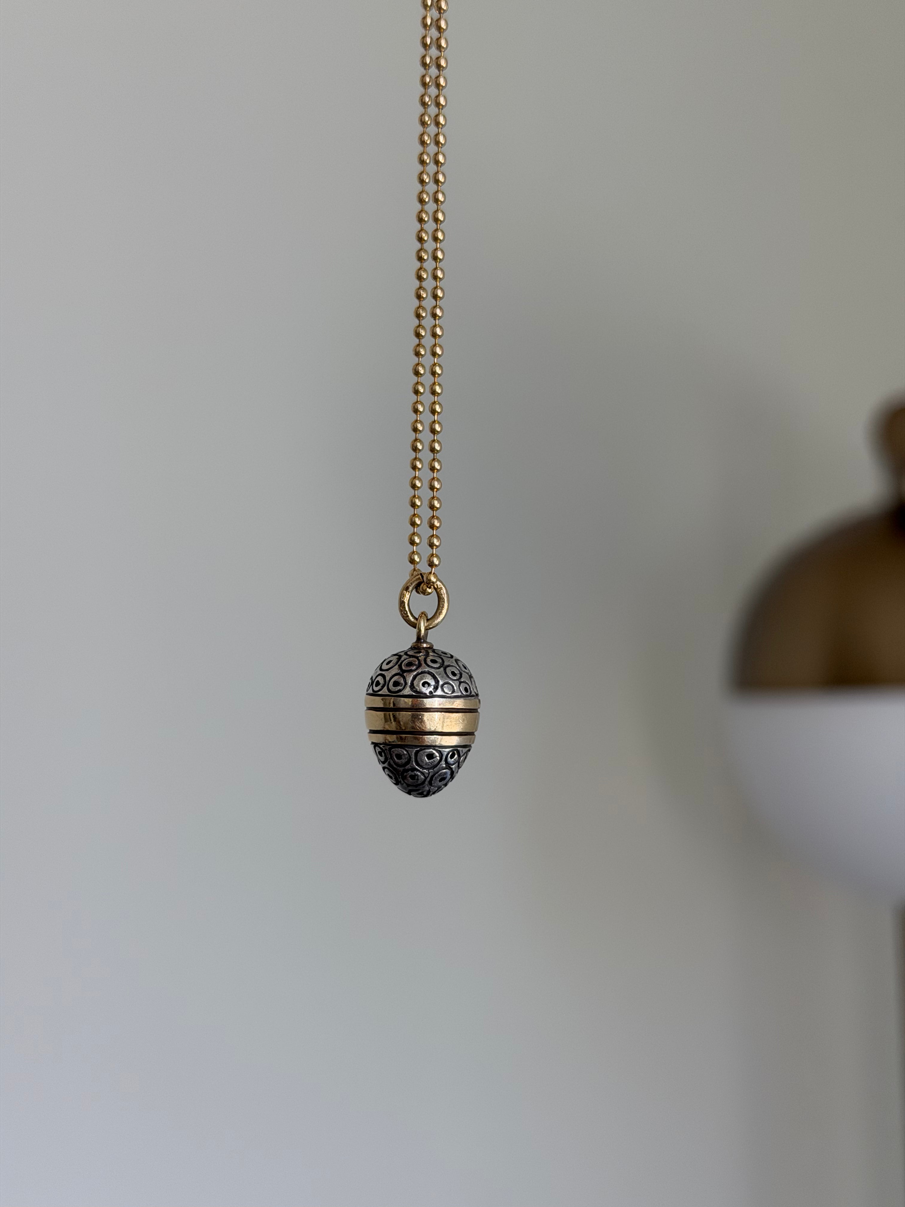 VINTAGE 1988 PLATINUM & 18K GOLD ACORN PENDANT