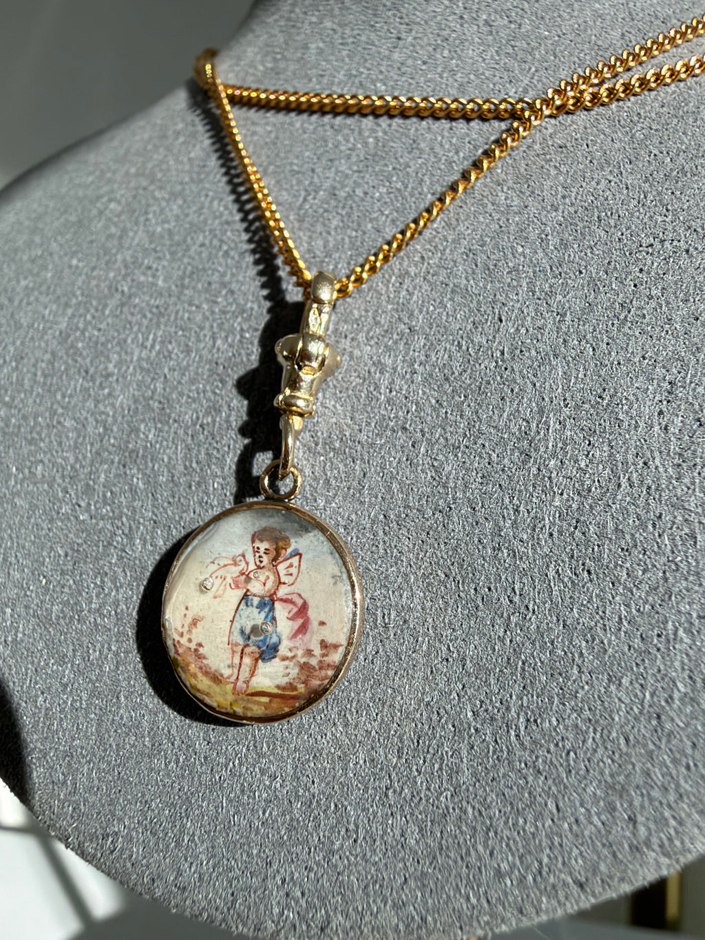ANTIQUE 14K GOLD HAND-PAINTED ENAMEL CHERUB + 9CT GOLD SWIVEL DOG CLIP. Pendant