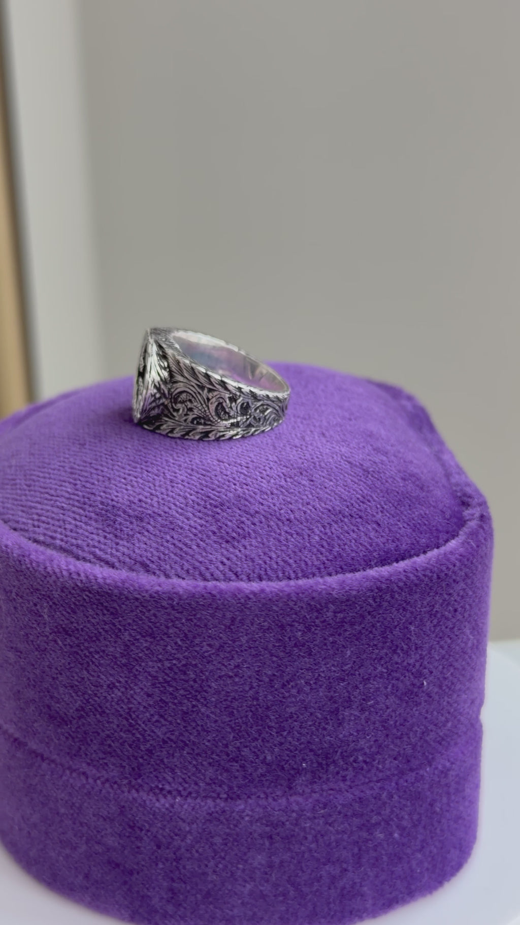 GUCCI STERLING SILVER INTERLOCKING G RING
