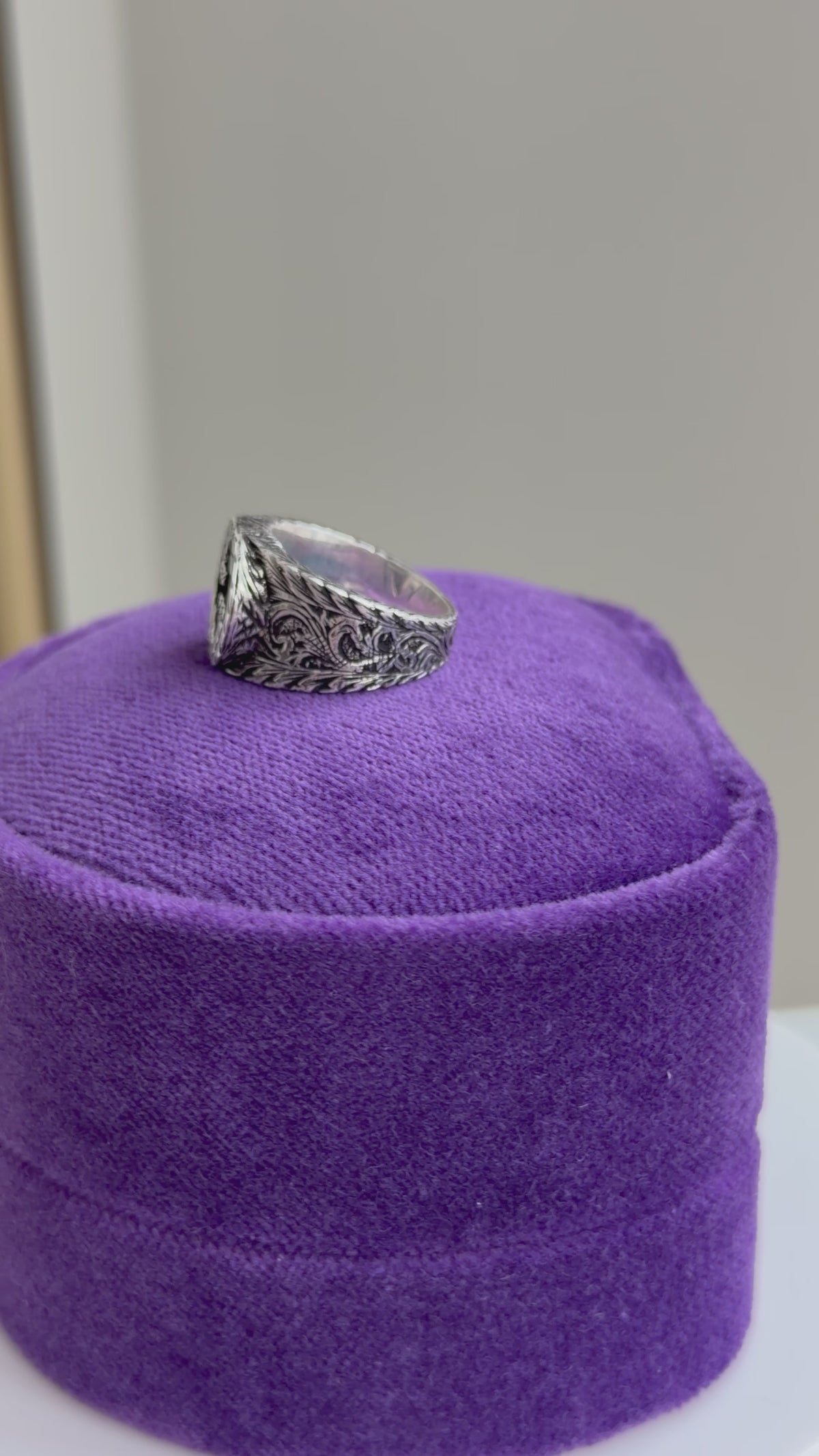 GUCCI STERLING SILVER INTERLOCKING G RING